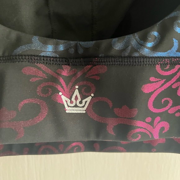 XL Crowned Athletics Snow Sisters-Frozen Sports Bra Worn once - Picture 3 of 4